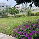 Ergys 아파트